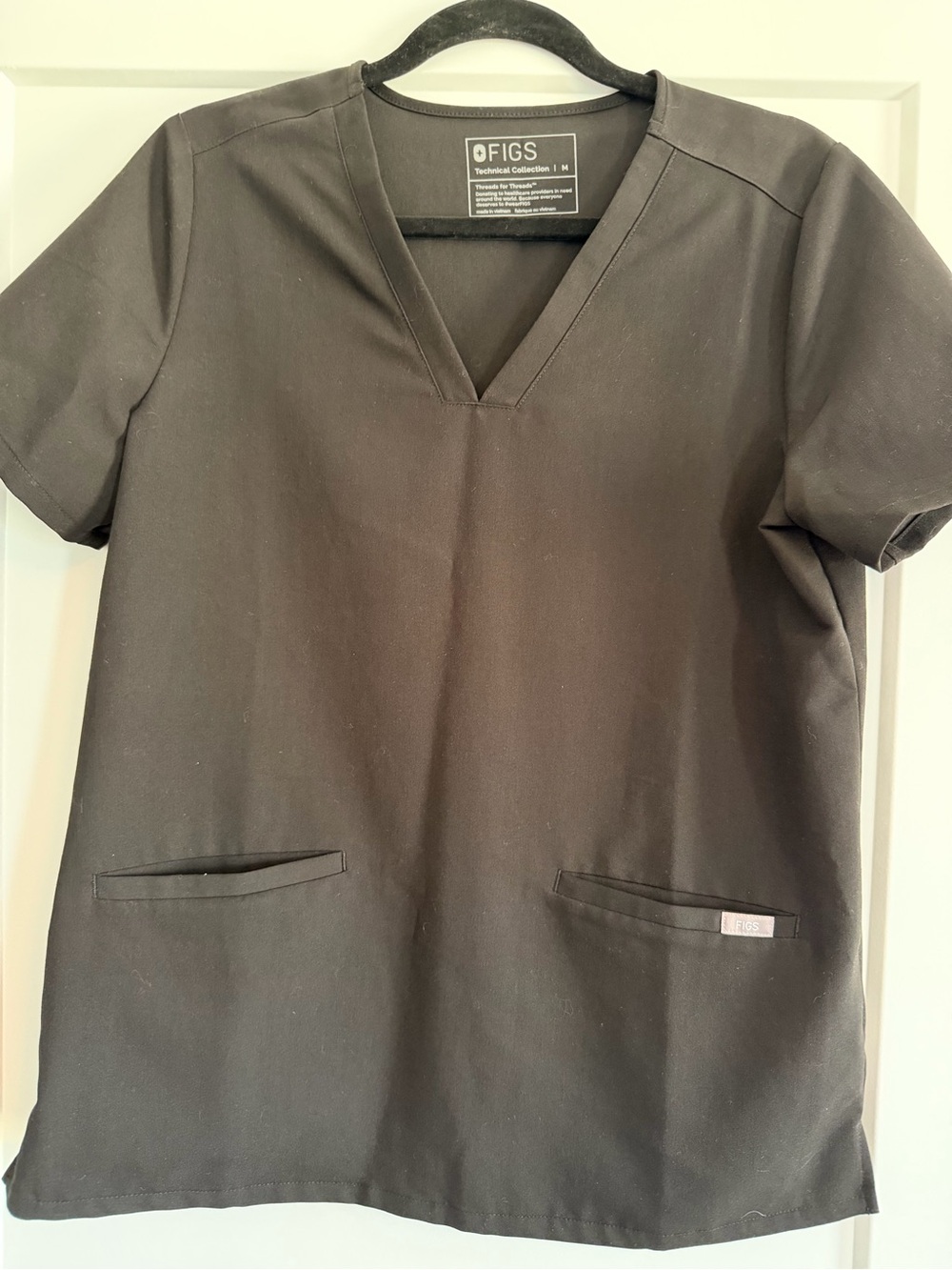 Figs Casma V-Neck Black Scrub top